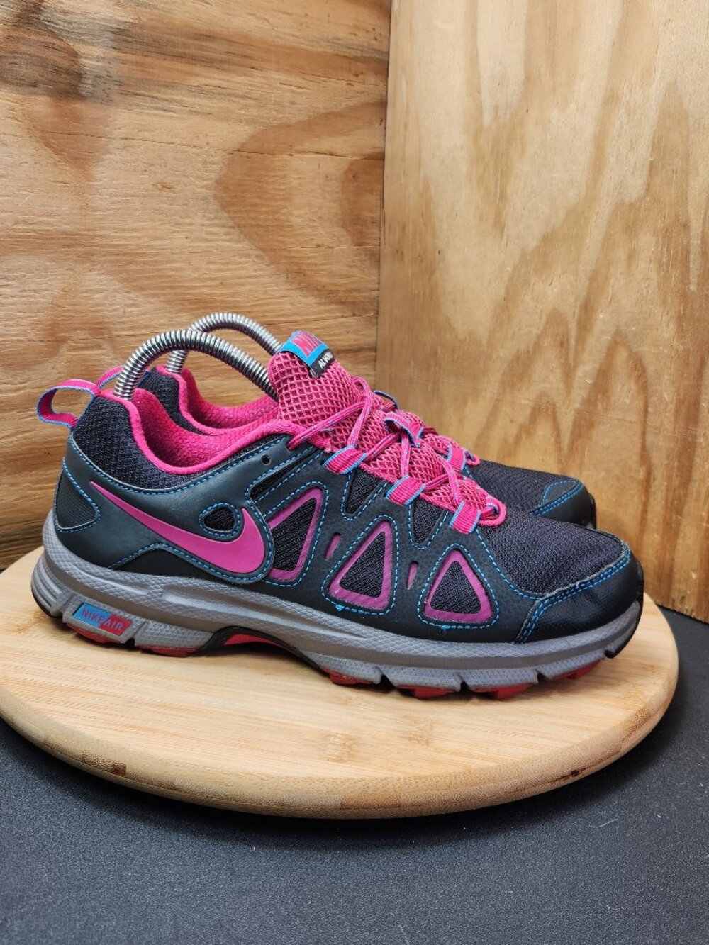 Nike Alvord 10 Womens Gray Trail Running Shoes Sneakers Size 9